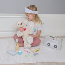 Load image into Gallery viewer, Doctors case