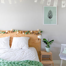 Load image into Gallery viewer, Garland of 20 lights - Little Tree