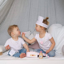 Load image into Gallery viewer, Doctors case
